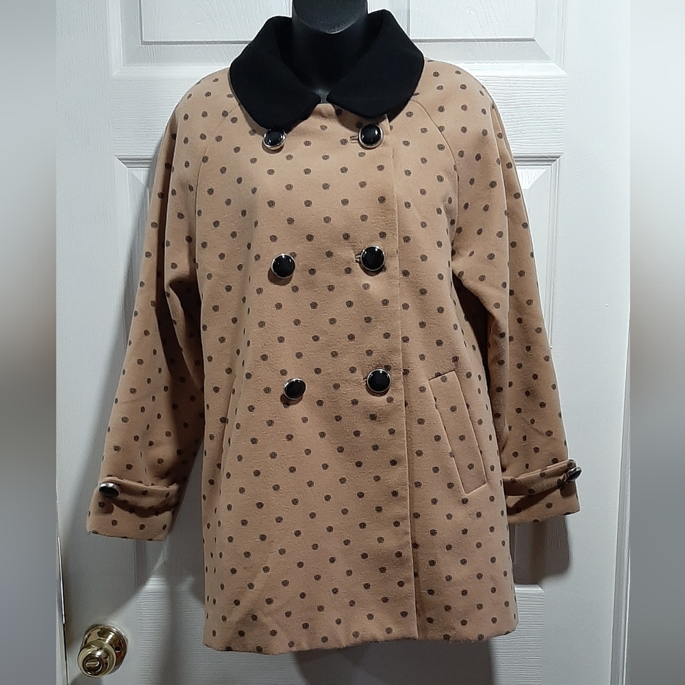 Woman's Yumi Beige Black Trim Coat Double Breast Look Size US 6/8
